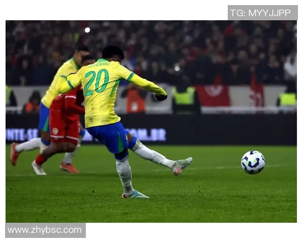 突尼斯裔足球明星的辉煌历程与对世界足球的影响